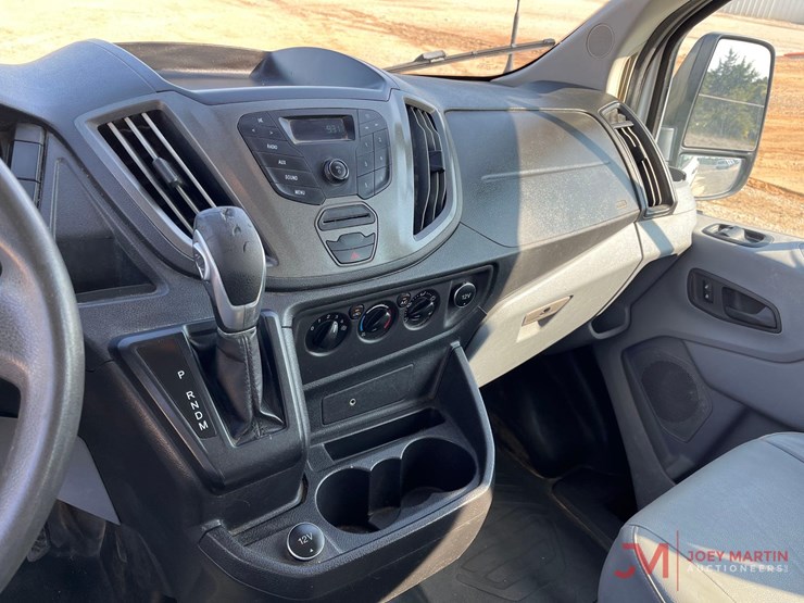 2019-ford-transit-image-23