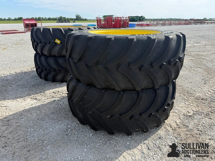 john-deere-12-image-1