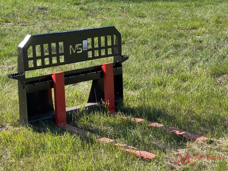 heavy-duty-m5-pallet-forks-image-1