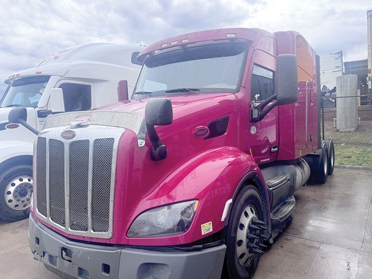 2016-peterbilt-579-image-1