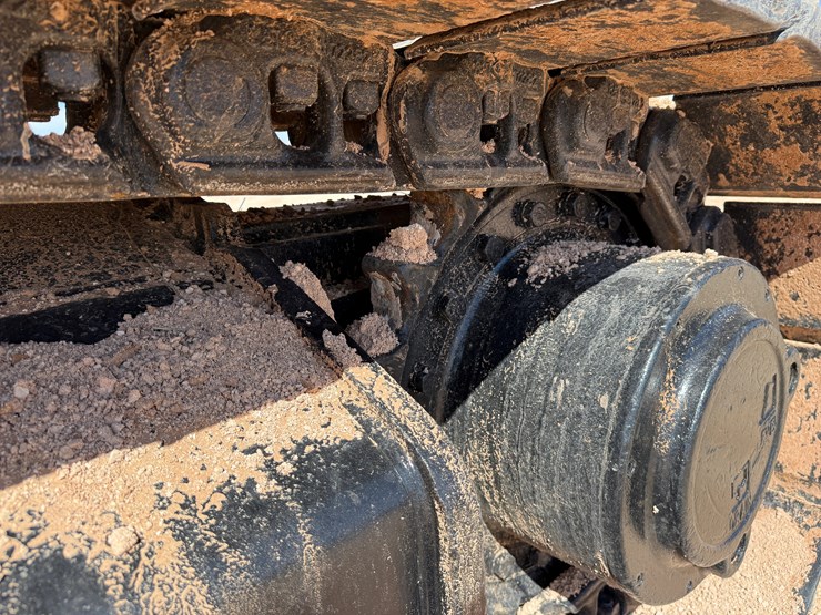 2023-caterpillar-330-image-20