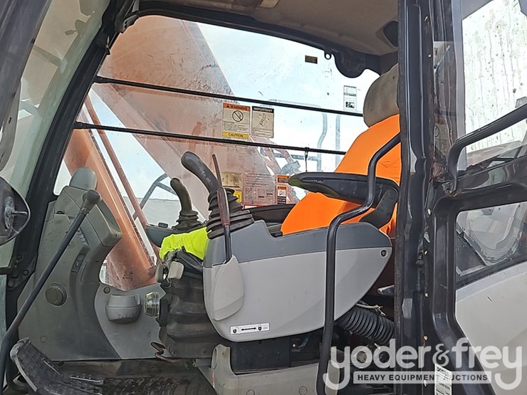 2017-hitachi-zx210-lc-6n-image-37