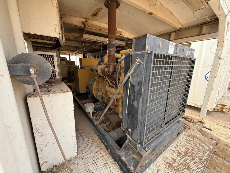 2012-caterpillar-c15-image-3