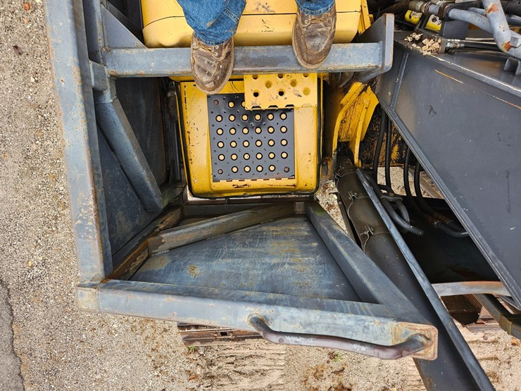 2010-deere-200d-lc-image-33