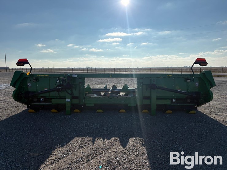 2021-john-deere-c8r-image-6