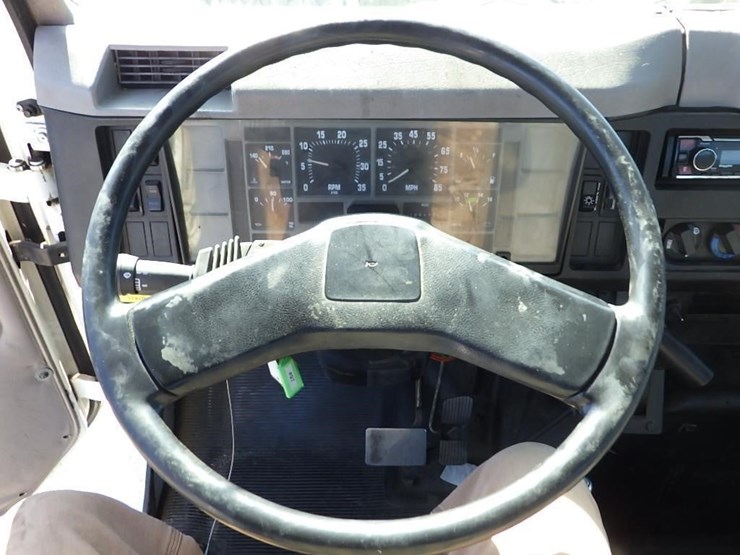 2000-international-4700-image-33