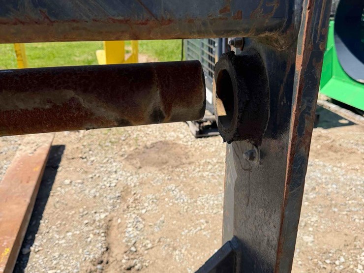 jrb-wheel-loader-forks-image-4