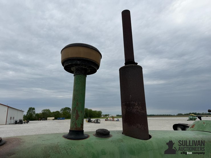 john-deere-4010-image-14