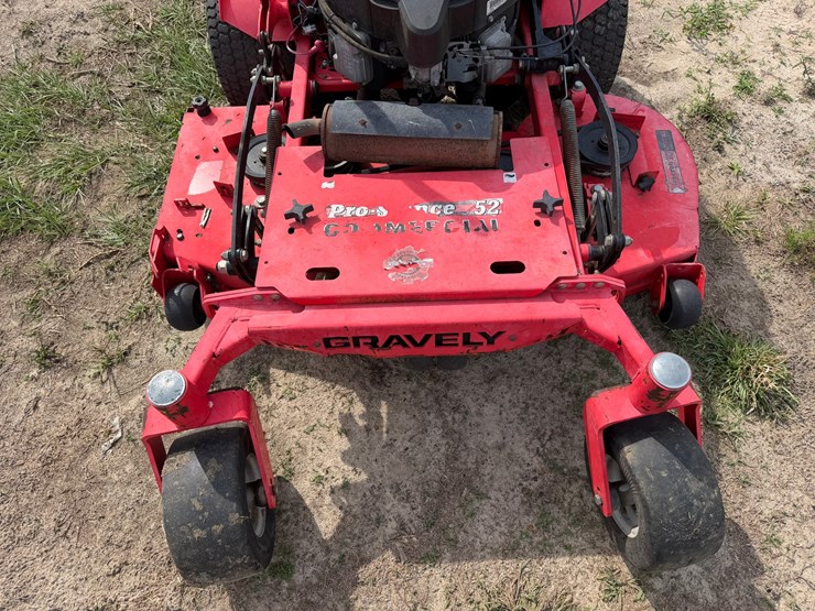 #6009-•-gravely-52"-pro-stance-52-zero-turn-lawnmower-image-5