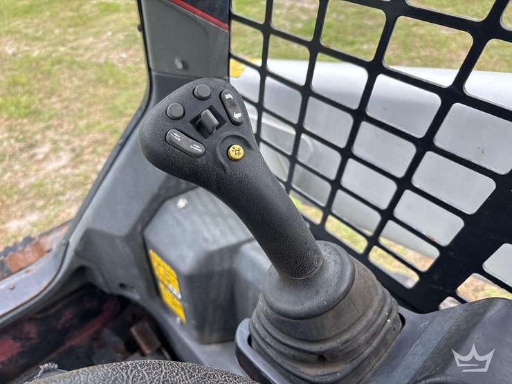 2021-bobcat-t64-image-21