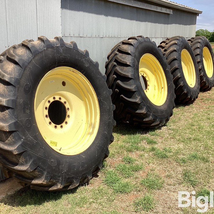 JOHN DEERE 4830