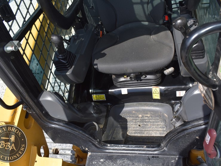 2023-caterpillar-259d3-image-38
