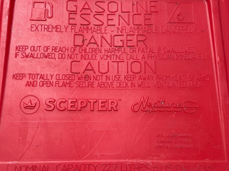 #2153-•-scepter-neptune-boat-gas-can-image-10
