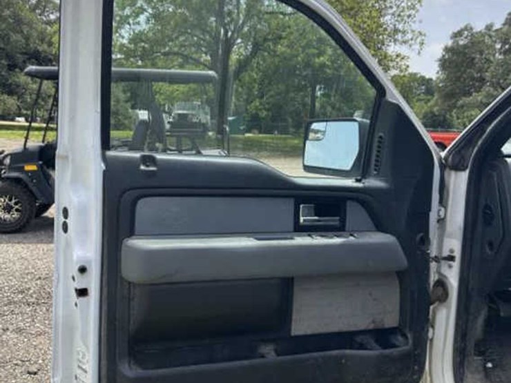 2014-ford-f150-xl-image-12