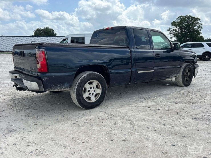 2005-chevrolet-silverado-1500-image-3