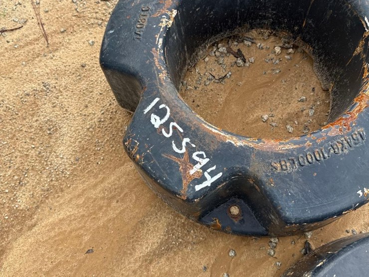 2279---2---1000lb-case-ih-rear-wheel-weights-image-2