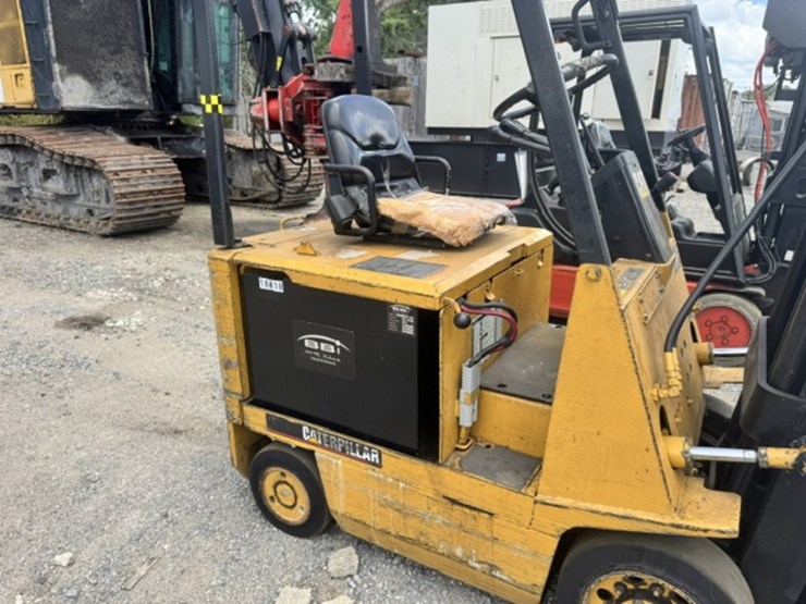 caterpillar-ec15-image-6
