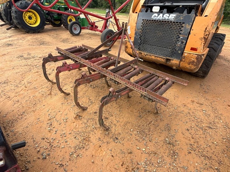 massey-ferguson-9-image-4