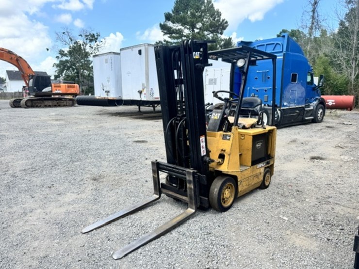 caterpillar-ec15-image-1