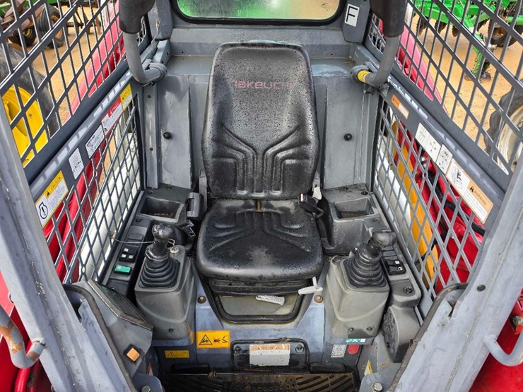 2022-takeuchi-tl8r2-image-8