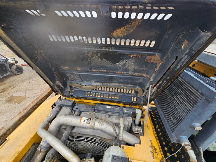 2010-deere-200d-lc-image-27