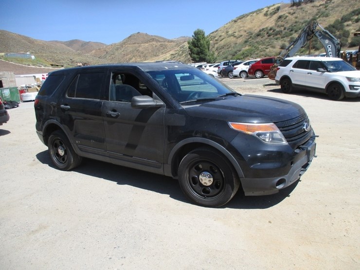 2015-ford-explorer-image-2