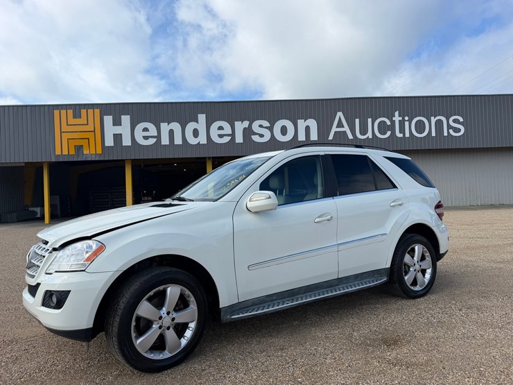 2010-mercedes-benz-ml350-image-2
