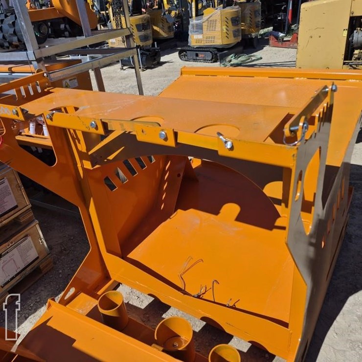 LANDHONOR ATTACHMENT & TOOL CADDY