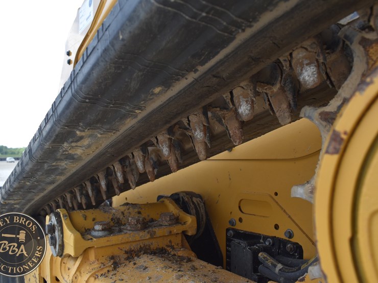 2023-caterpillar-259d3-image-21