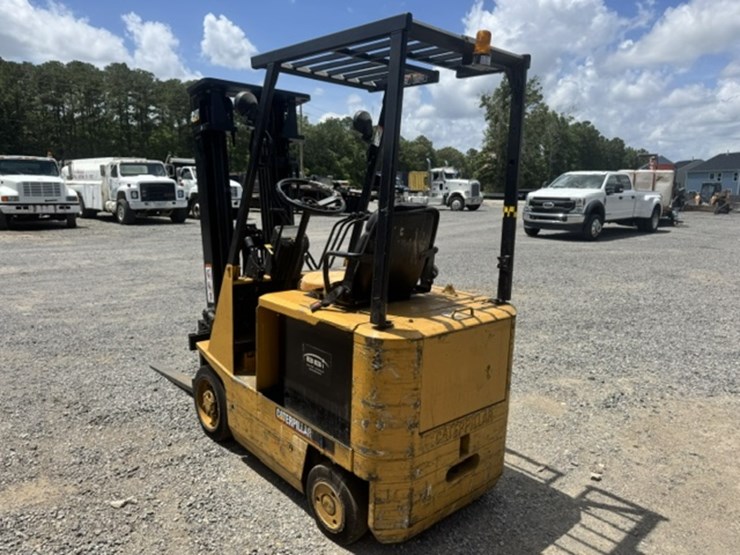 caterpillar-ec15-image-9