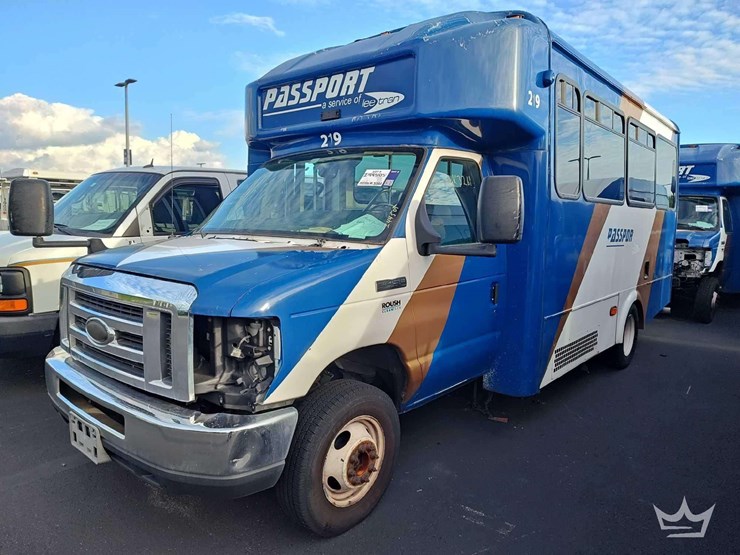 2016-ford-e450-image-1