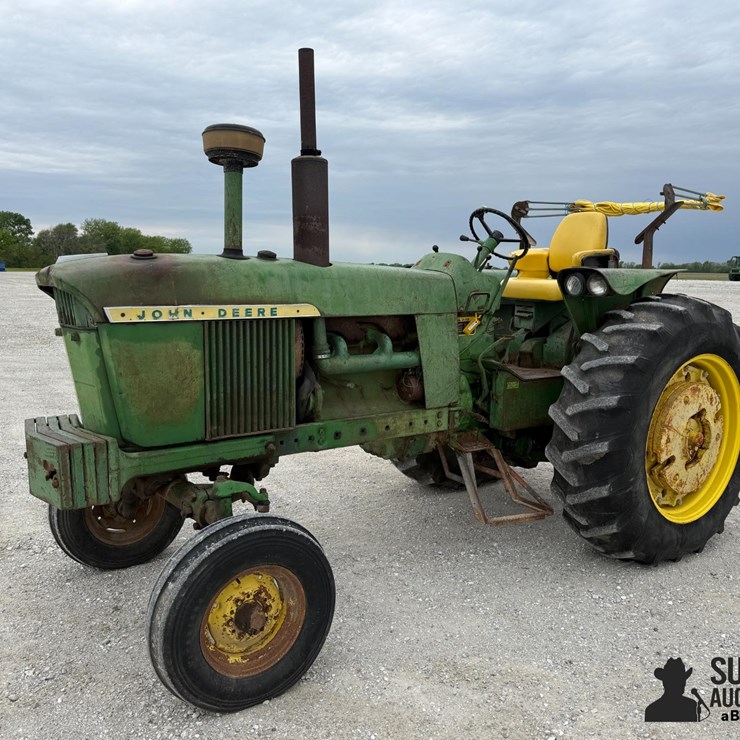 JOHN DEERE 4010