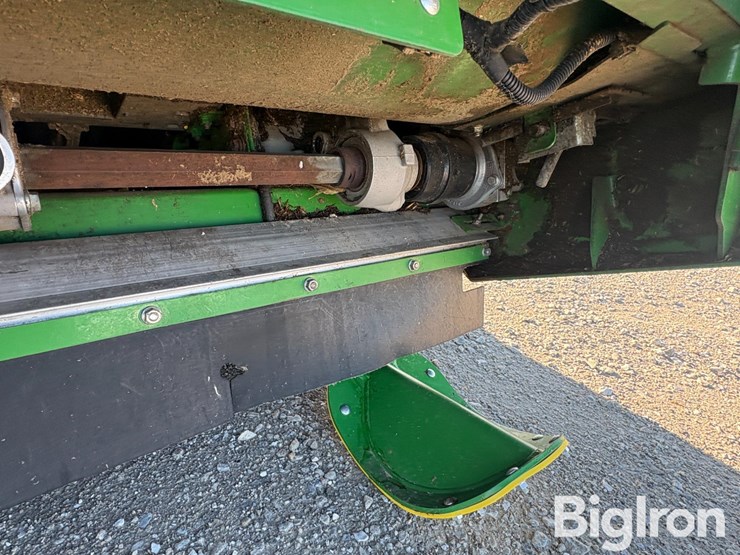 2021-john-deere-c8r-image-18