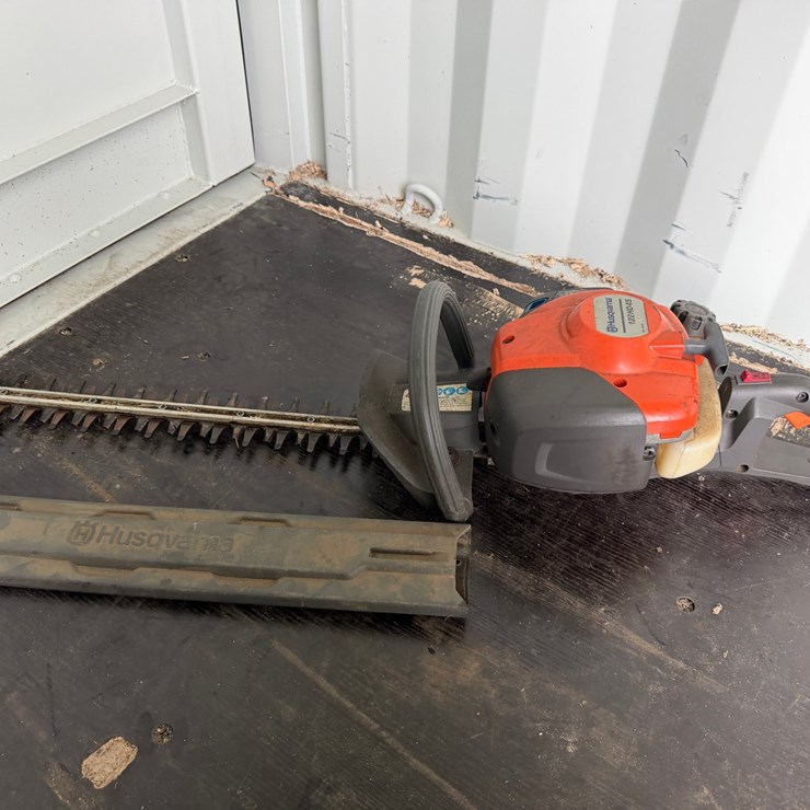 #6083 • Husqvarna 122HD45 Hedge Trimmer