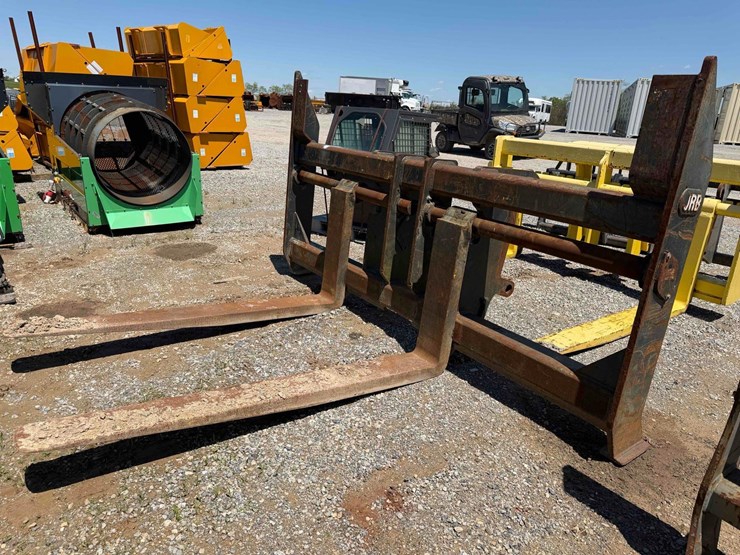 jrb-wheel-loader-forks-image-1