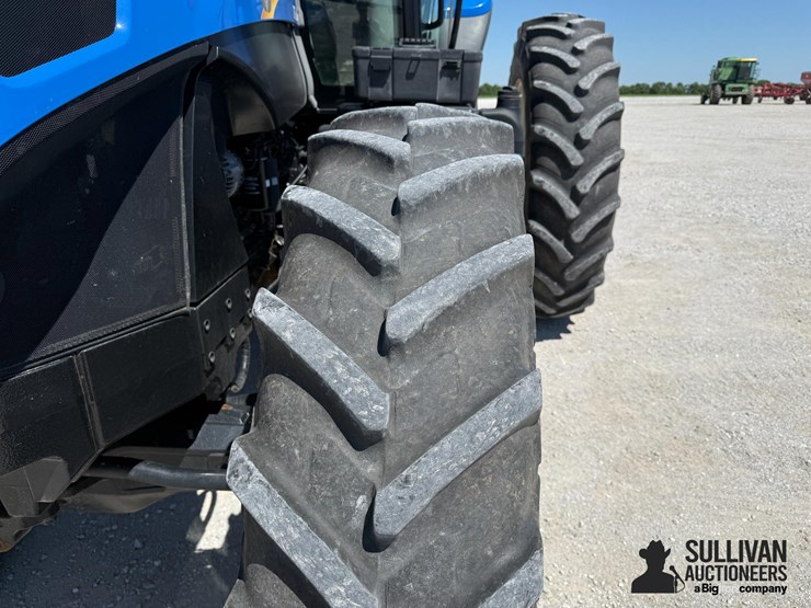 2013-new-holland-t7.250-image-12