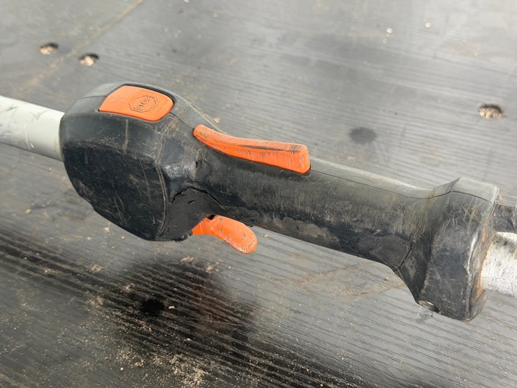 #6076-•-stihl-fs91r-2.5'-hedge-trimmer-image-5