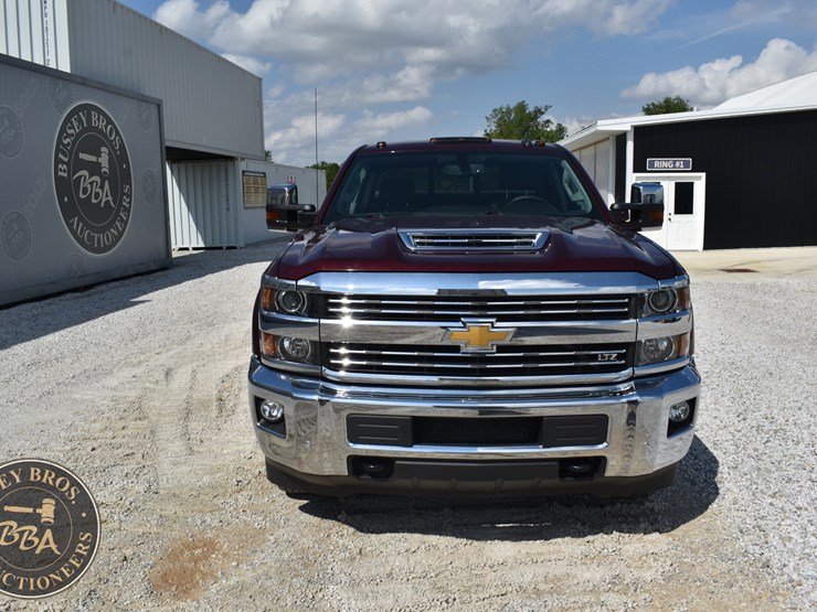 2017-chevrolet-silverado-3500hd-ltz-image-14