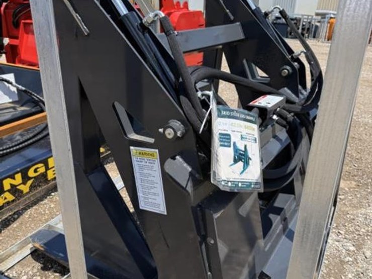 #143-•-skid-steer-48"-log-grapple-image-1