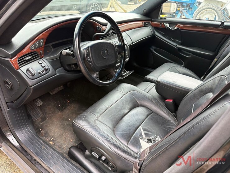 2005-cadillac-deville-image-11