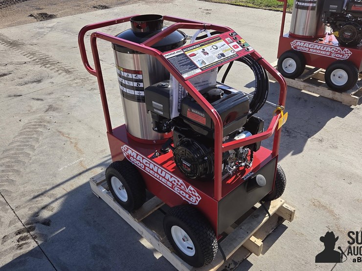 2026-magnum-4000-series-hot-water-pressure-washer-image-3