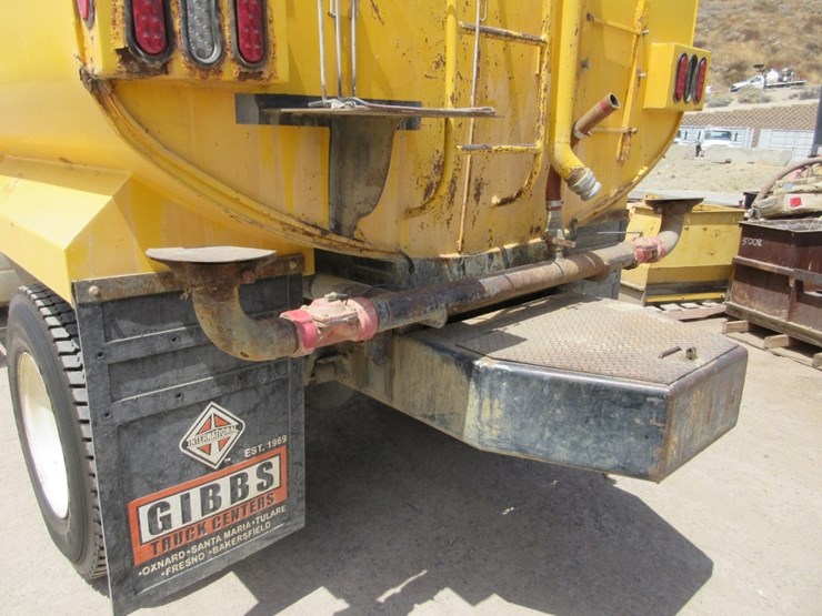 2011-international-durastar-4300-image-17