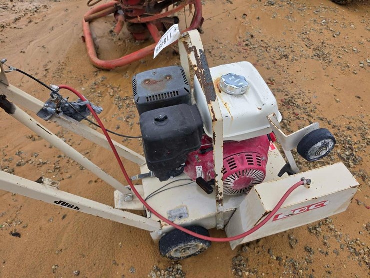 112---echo-14"-walk-behind-floor-saw-image-7