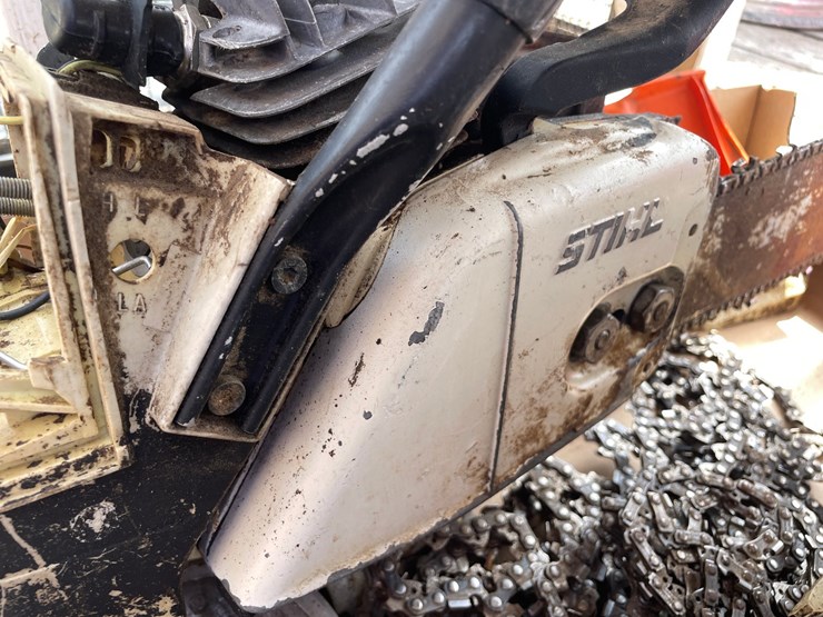 #2131-•-(2)-stihl-chainsaws-image-5