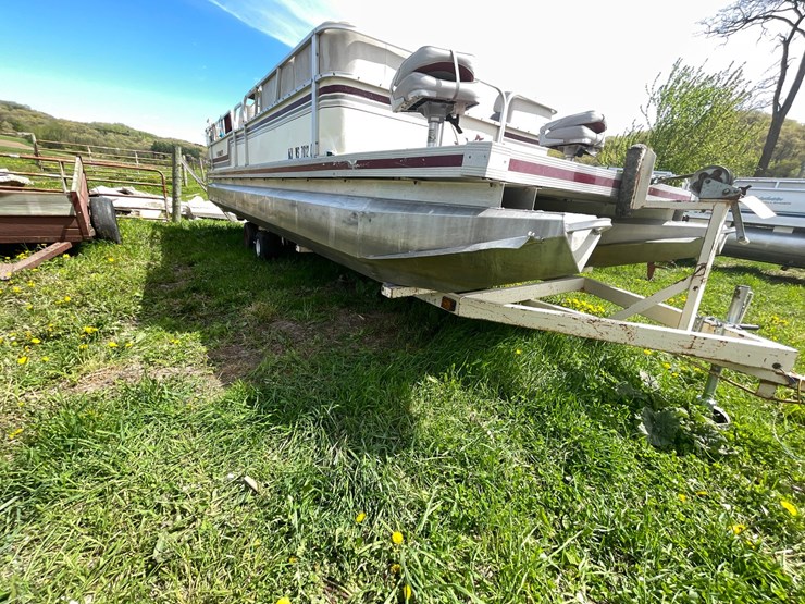 #2103-•-1990-kennedy-24'-supreme-pontoon-and-trailer-(has-wi-title)-image-12