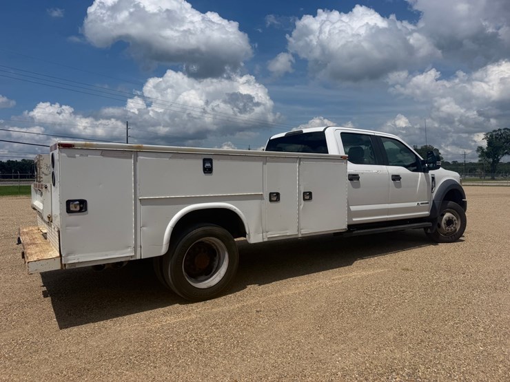 2017-ford-f550-image-4