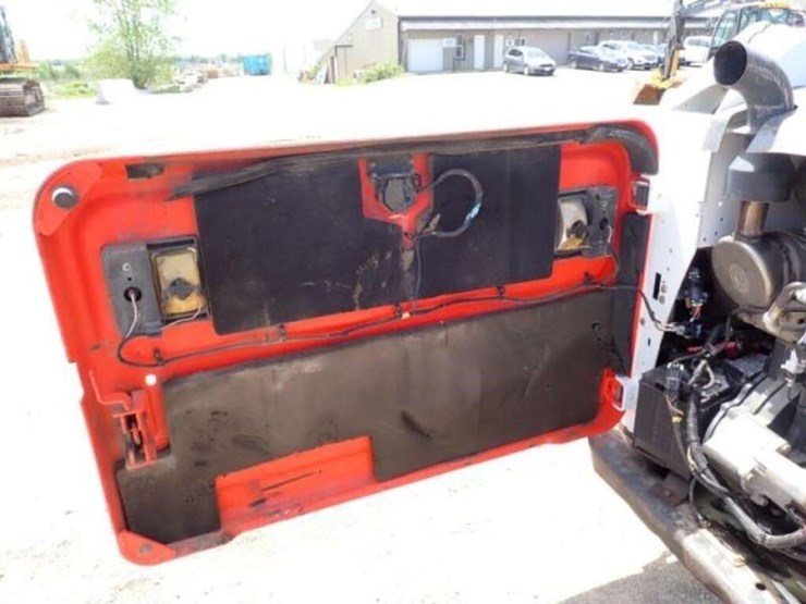 2017-bobcat-t550-image-42