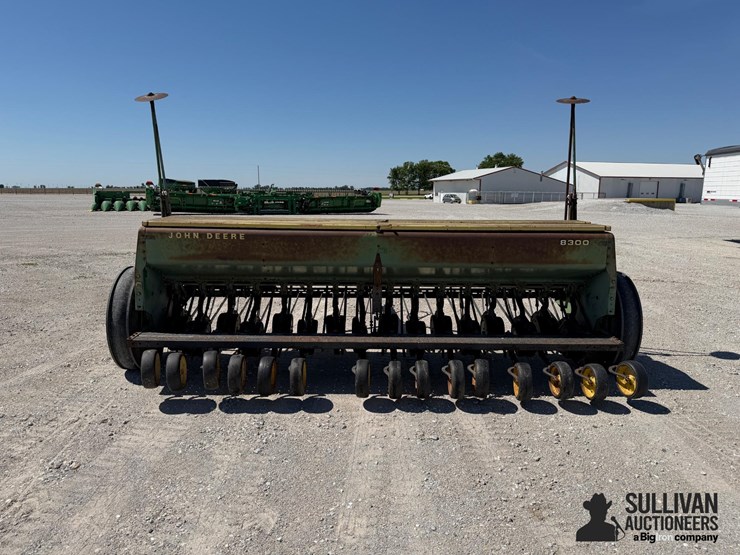 john-deere-8300-image-6