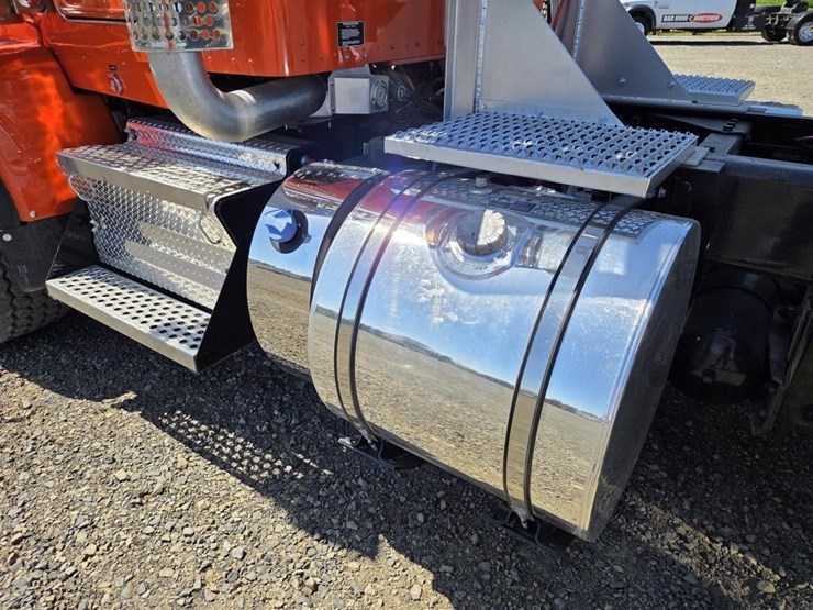 2026-kenworth-t800-image-73