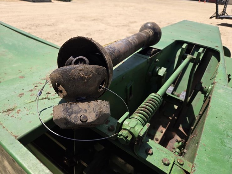 john-deere-336-image-16